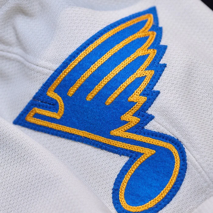 ST. LOUIS BLUES FANATICS PREMIUM WINTER CLASSIC JERSEY - BEIGE - Image 3